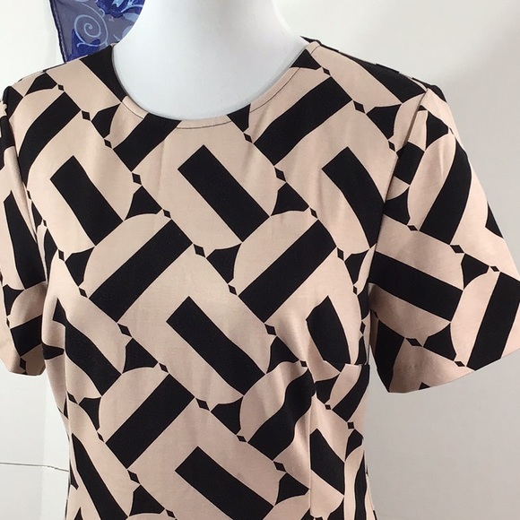Trina Turk stretch knit geo pattern sheath dress M - Picture 2 of 14